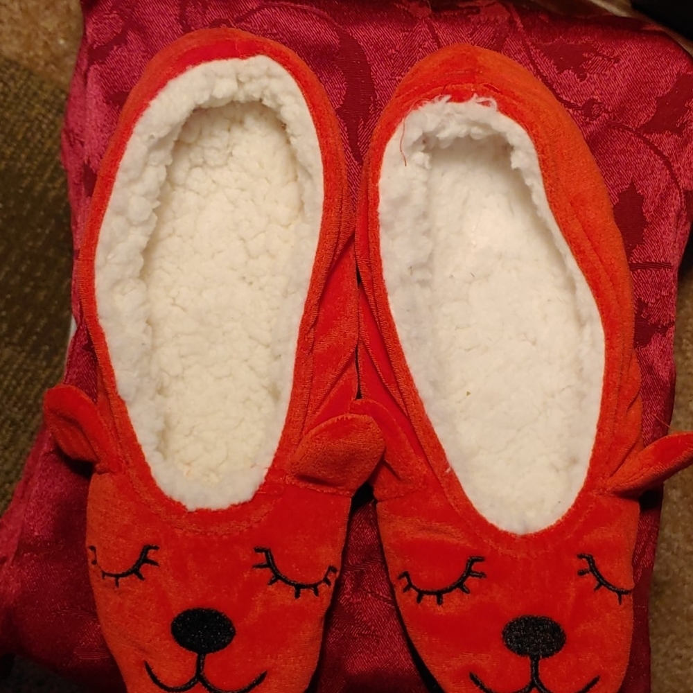 Slippers Girls Size 4-6 Slippers
